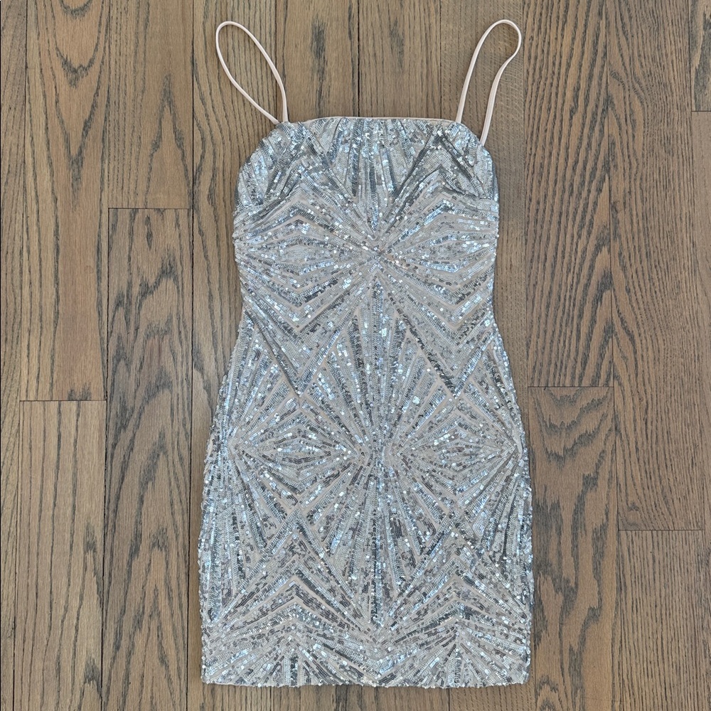 Lulu’s Lost In Your Eyes Silver Sequin Bodycon Mini Dress Size Small - Picture 3 of 14